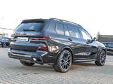BMW X7 xDrive40d M Sport Pro HUD PANO ACC AHK RFK NA - BMW X-Reihe: 7 Sitzer