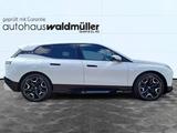 BMW iX xDrive40 Sportpaket - weiße BMW iX