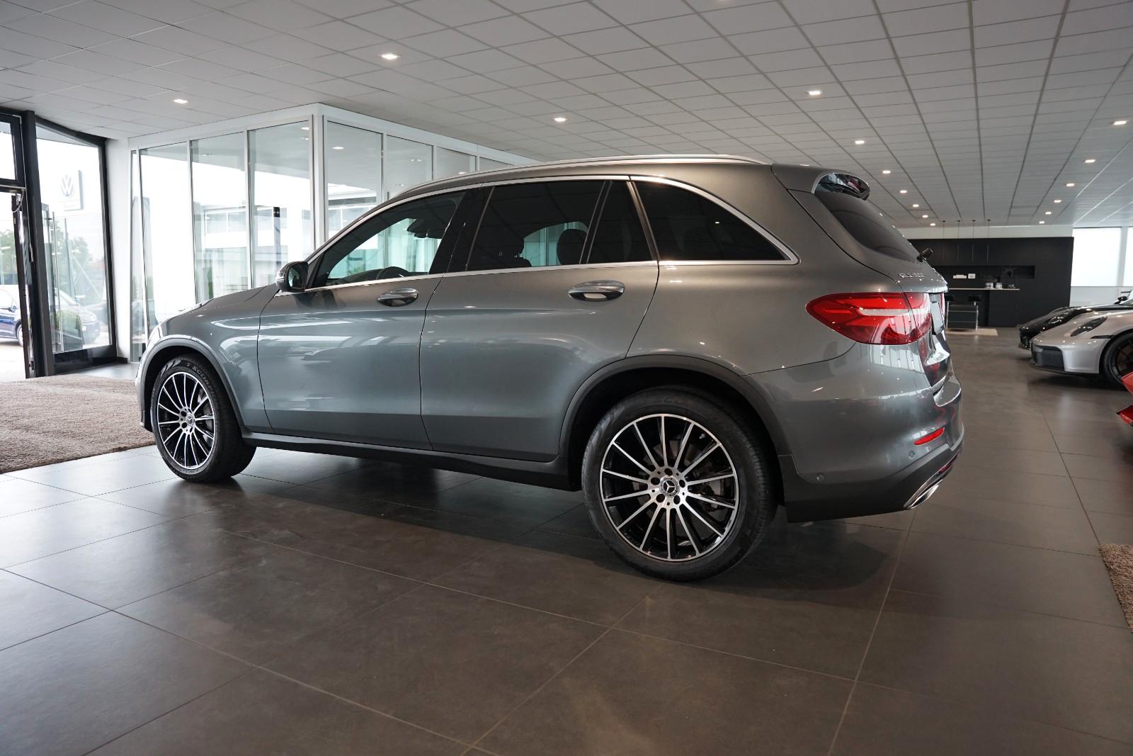Mercedes-Benz GLC 300 4Matic | AMG | Comand | Pano | AHK