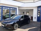 Ford Focus Titanium - Ford Focus mit Benzin-Antrieb: Kleinwagen, Automatik