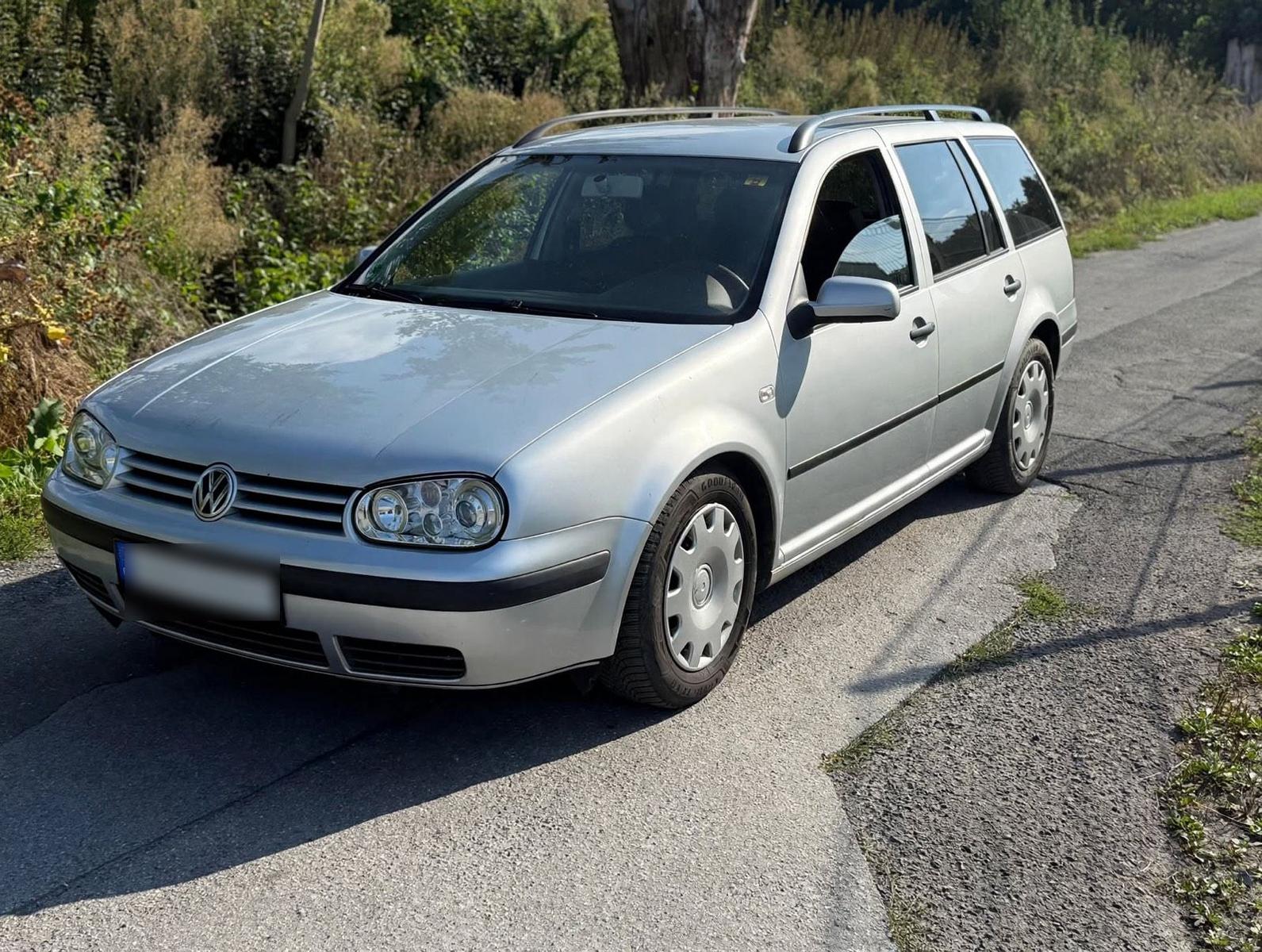Volkswagen Golf 2005 — rear view
