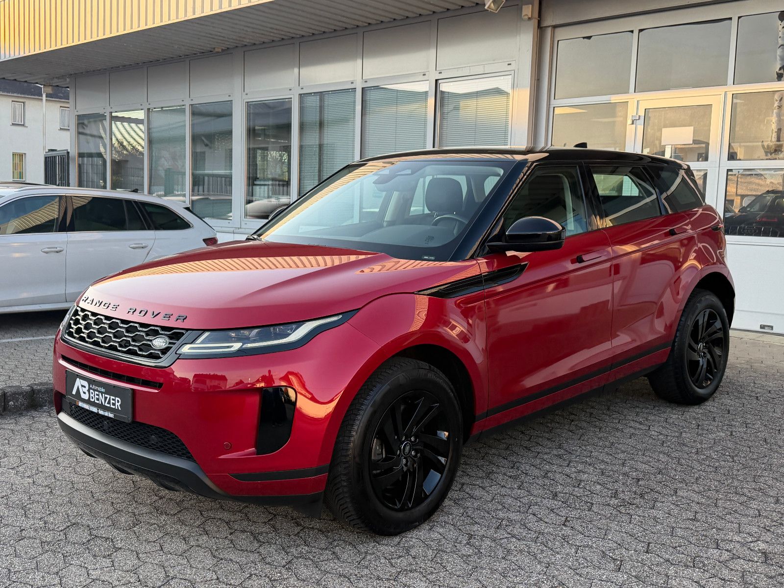 Fahrzeugabbildung Land Rover Range Rover Evoque S /KAMERA/CAR-PLAY/L-HEIZUNG