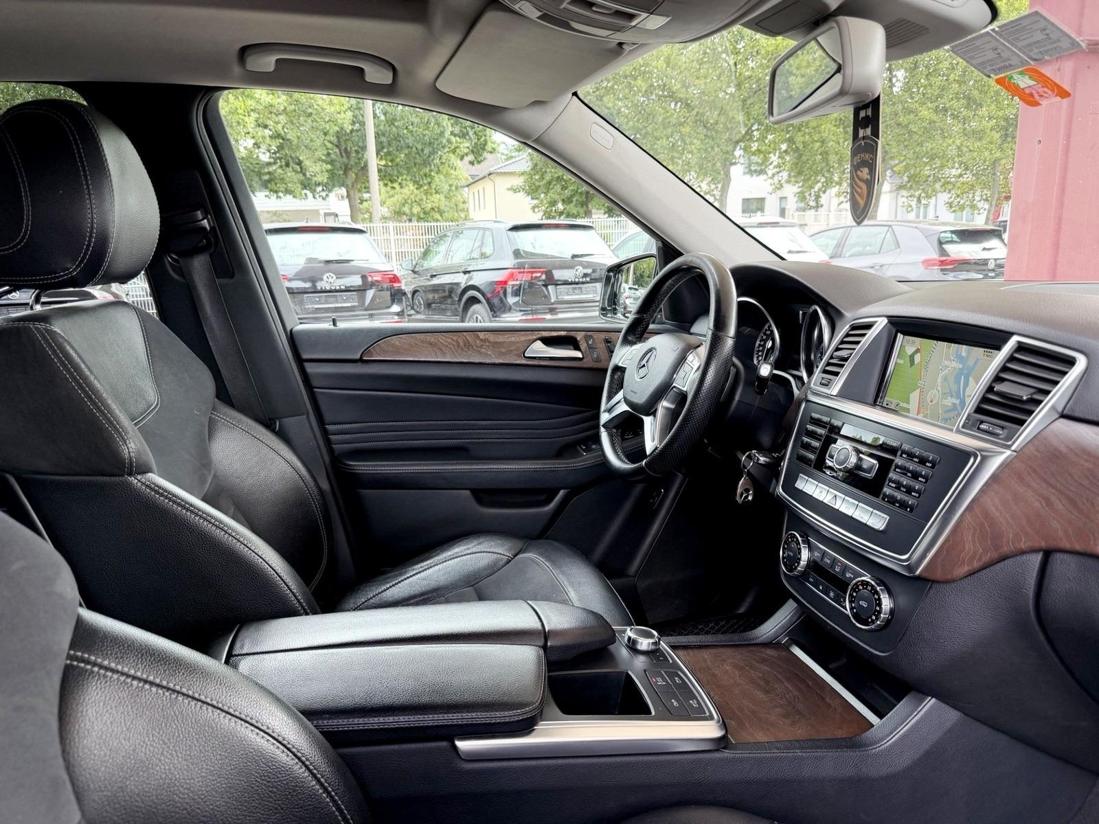 Mercedes-Benz ML 350 CDI AMG LINE/COMAND/SSD/KAMERA/LEDER
