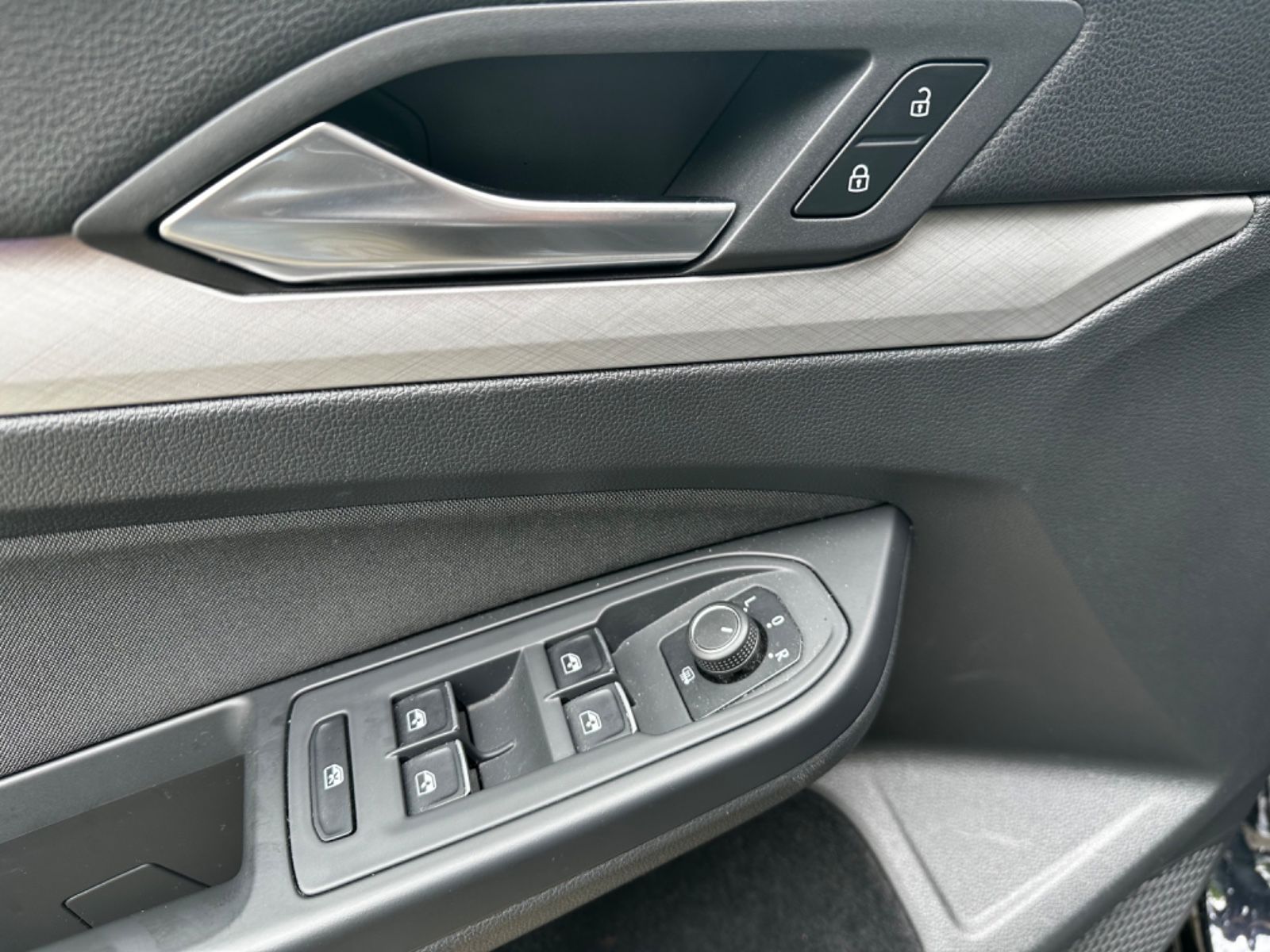 Fahrzeugabbildung Volkswagen Golf VIII 2.0 TDI 7-DSG Life LED NAVI
