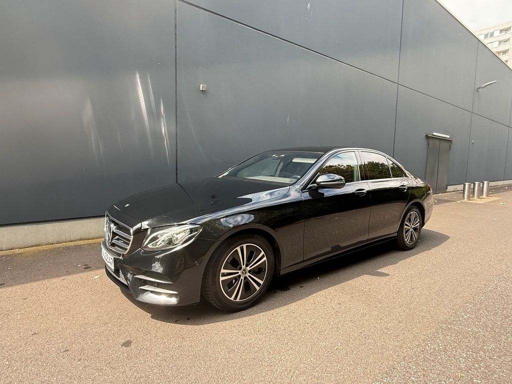 Image of Mercedes-Benz E 220