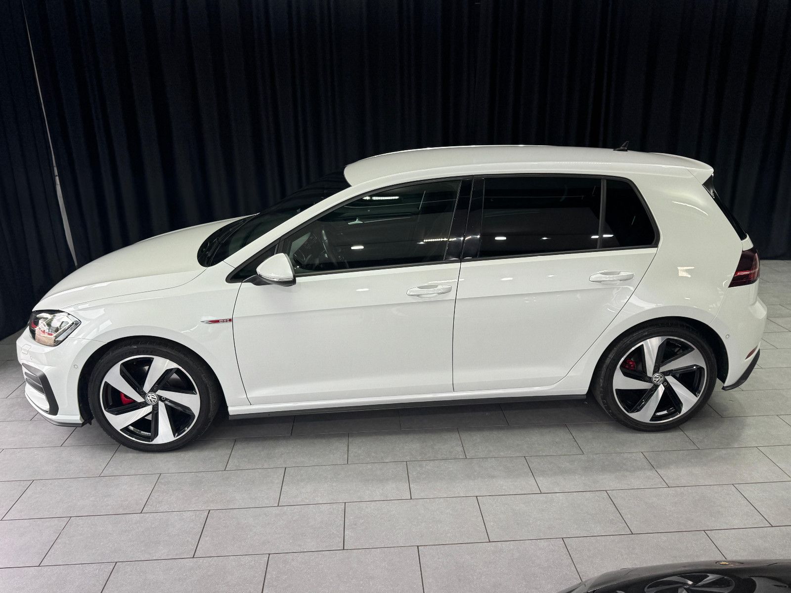 Fahrzeugabbildung Volkswagen Golf VII Lim. GTI BMT/Start-Stopp