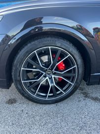Audi Q8 - 8