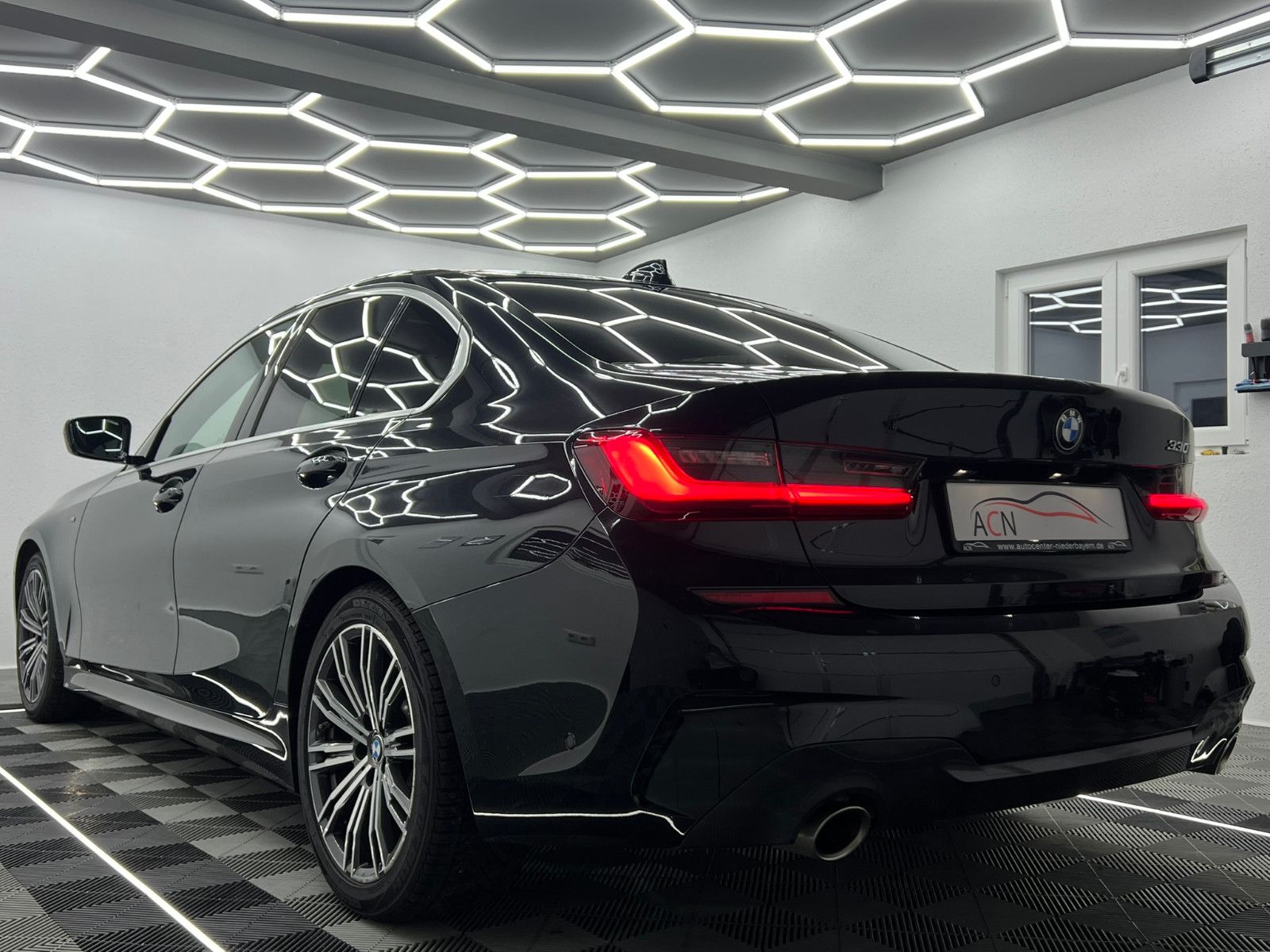 Fahrzeugabbildung BMW 330 i M Sport/LASER/eGSD/HuD/VRTL COCKPIT/DE FZG