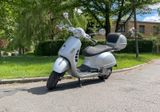 Piaggio Vespa GTS 250 silber - nur 8.900km - ROLLER KM 25