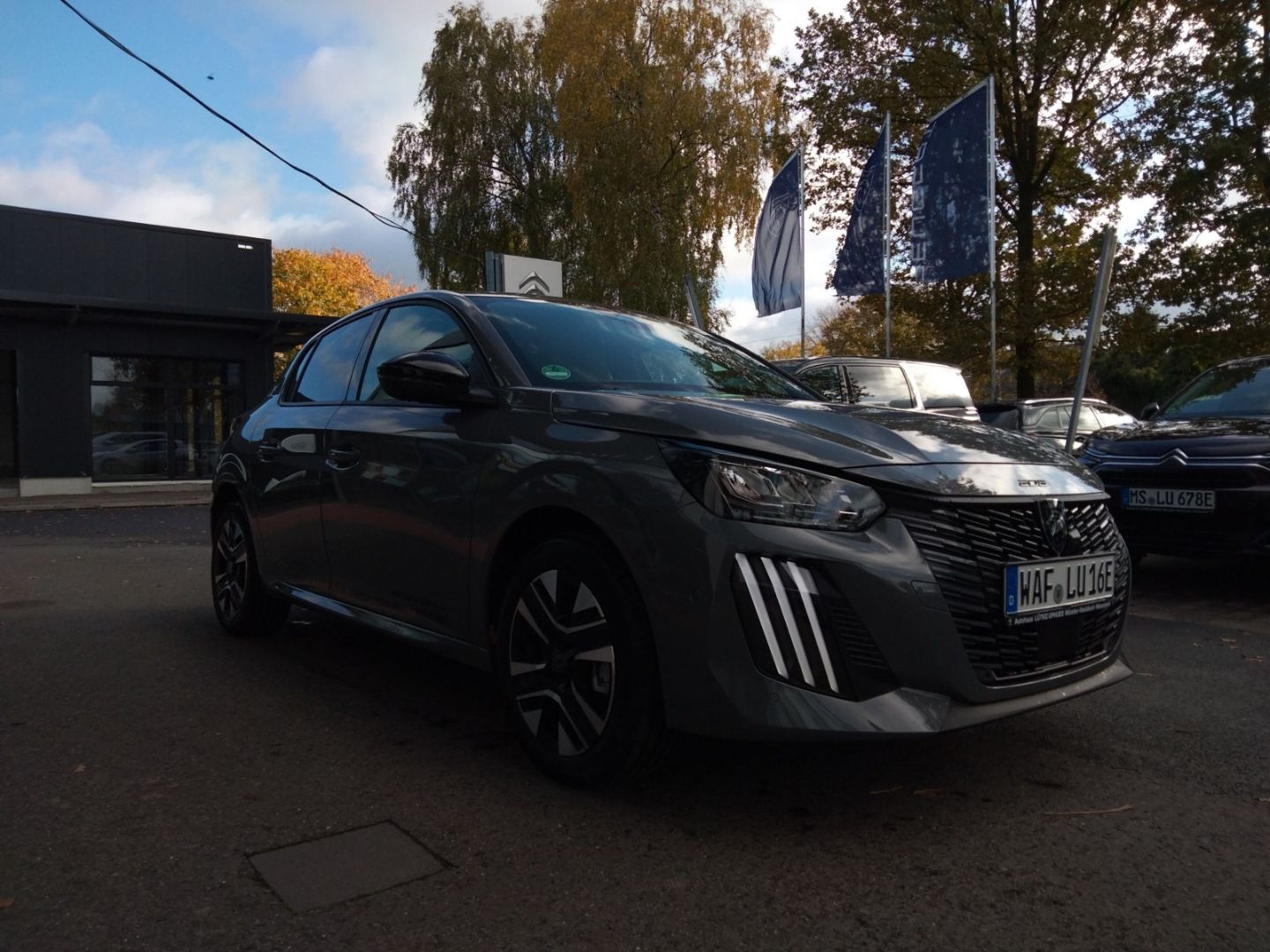 Fahrzeugabbildung Peugeot 208 Allure Elektro 156 Navi 360 Kamera SHZ Keyle