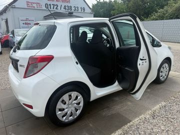 Toyota Yaris - 10