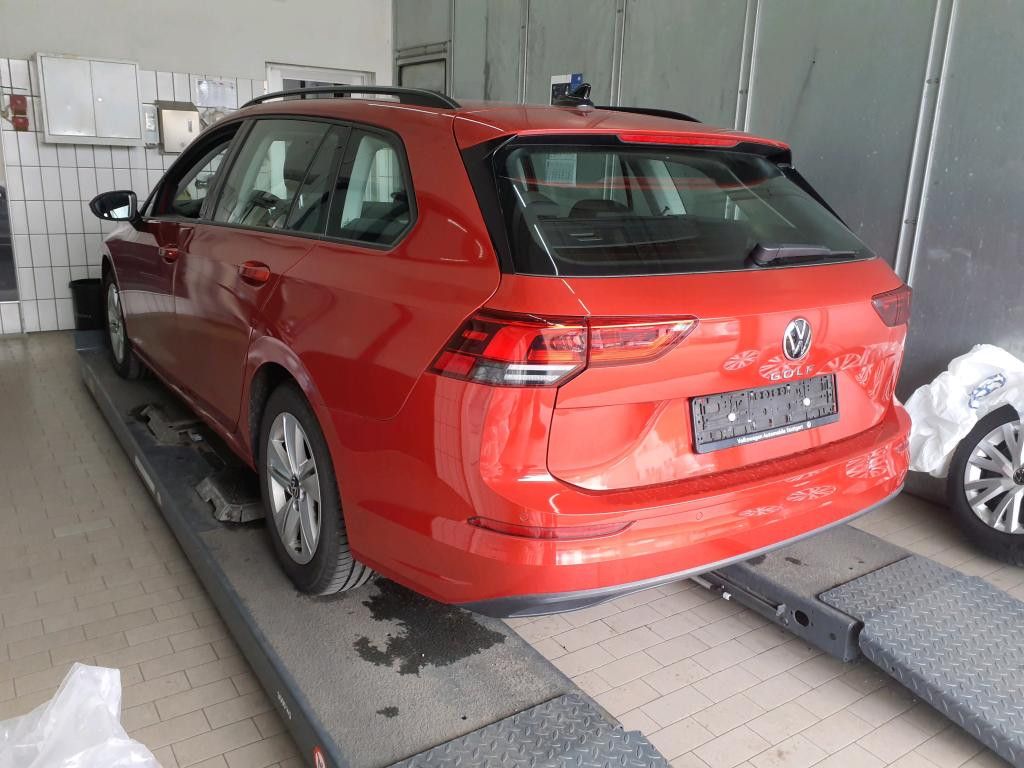Fahrzeugabbildung Volkswagen Golf Var. 1.5 TSI Life-LED-ACC-APPS-DAB-PDC-