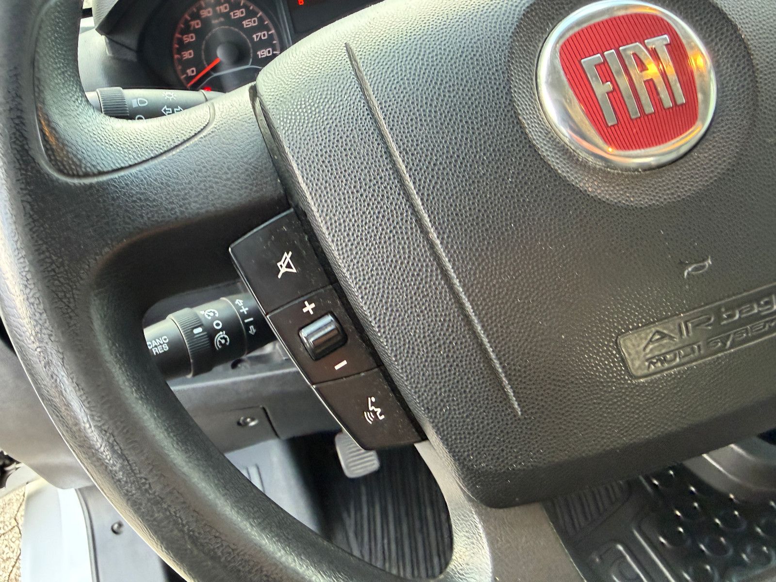 Fahrzeugabbildung Fiat Ducato Pritsche/7-SITZ Doppelk. 35 140 L4 Pritsc