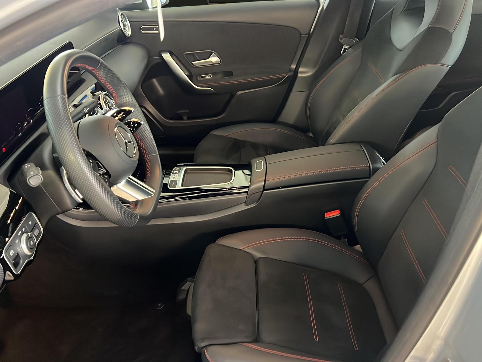 Mercedes-Benz A-Class AMG Line 7G Tronic*Navi*DAB*KeyGo*MBUX*, миниатюра 3