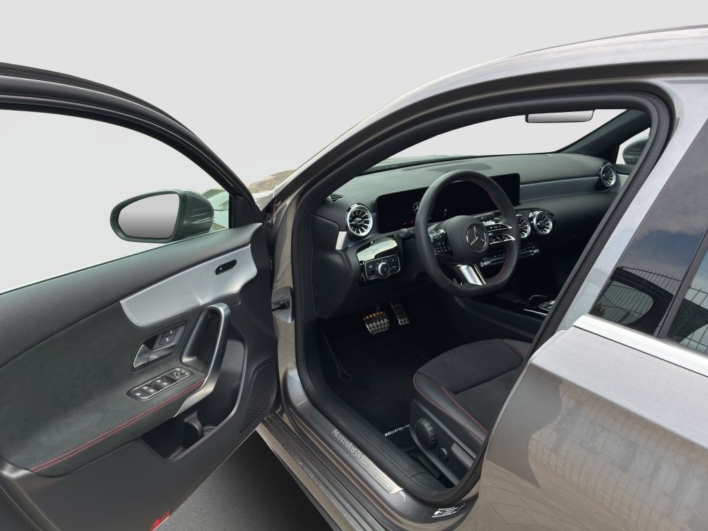 Fahrzeugabbildung Mercedes-Benz A 180 Kompaktlimousine AMG*PANO-SD*LED*DAB*K-GO*