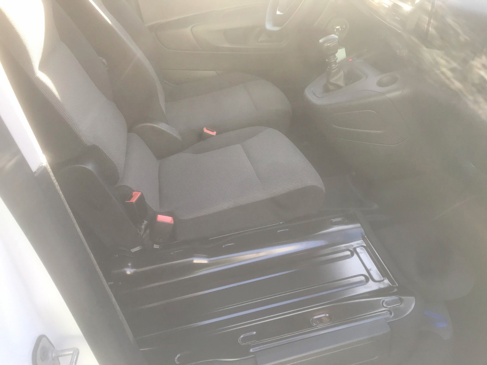 Fahrzeugabbildung Peugeot Partner Premium L2,SHZ,PDC,27796Km