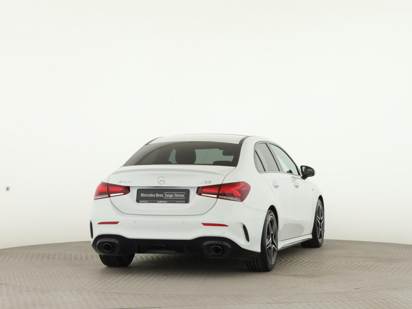 Mercedes-Benz A 35 AMG 4M Lim *AHK*Burmester*Panorama*LED*Kam.