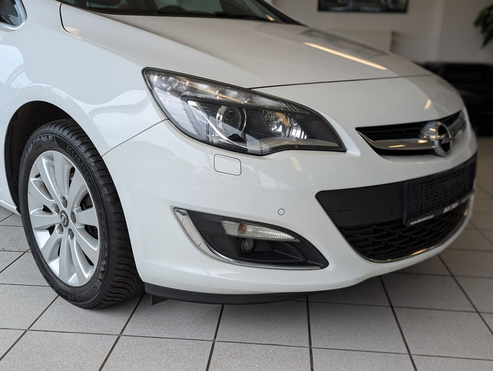 OPEL Astra 2.0 CDTI Innovation Navi Bi-Xenon Tempomat - Image 9