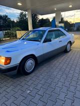 Mercedes-Benz Marccedes  W 124  300  H - Mercedes-Benz W124 aus dem Jahr 1987