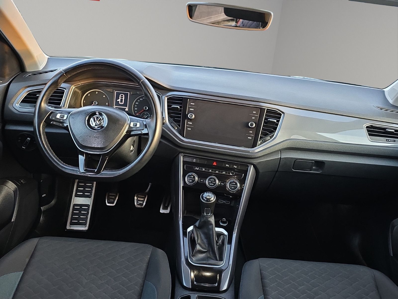 Fahrzeugabbildung Volkswagen T-Roc IQ.DRIVE AUS 1.HAND TOP ZUSTAND