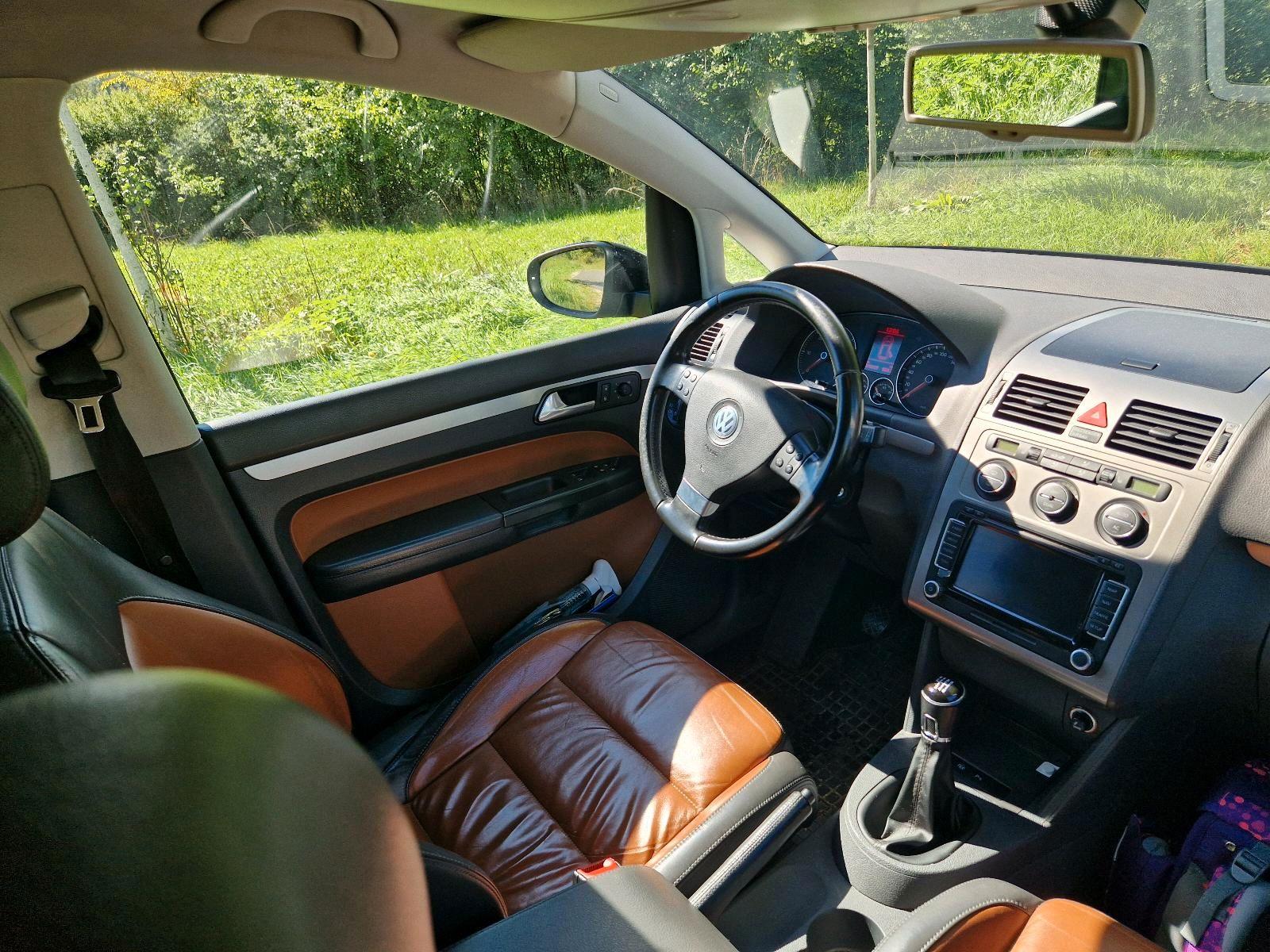 Volkswagen Touran 2009 — photo 8