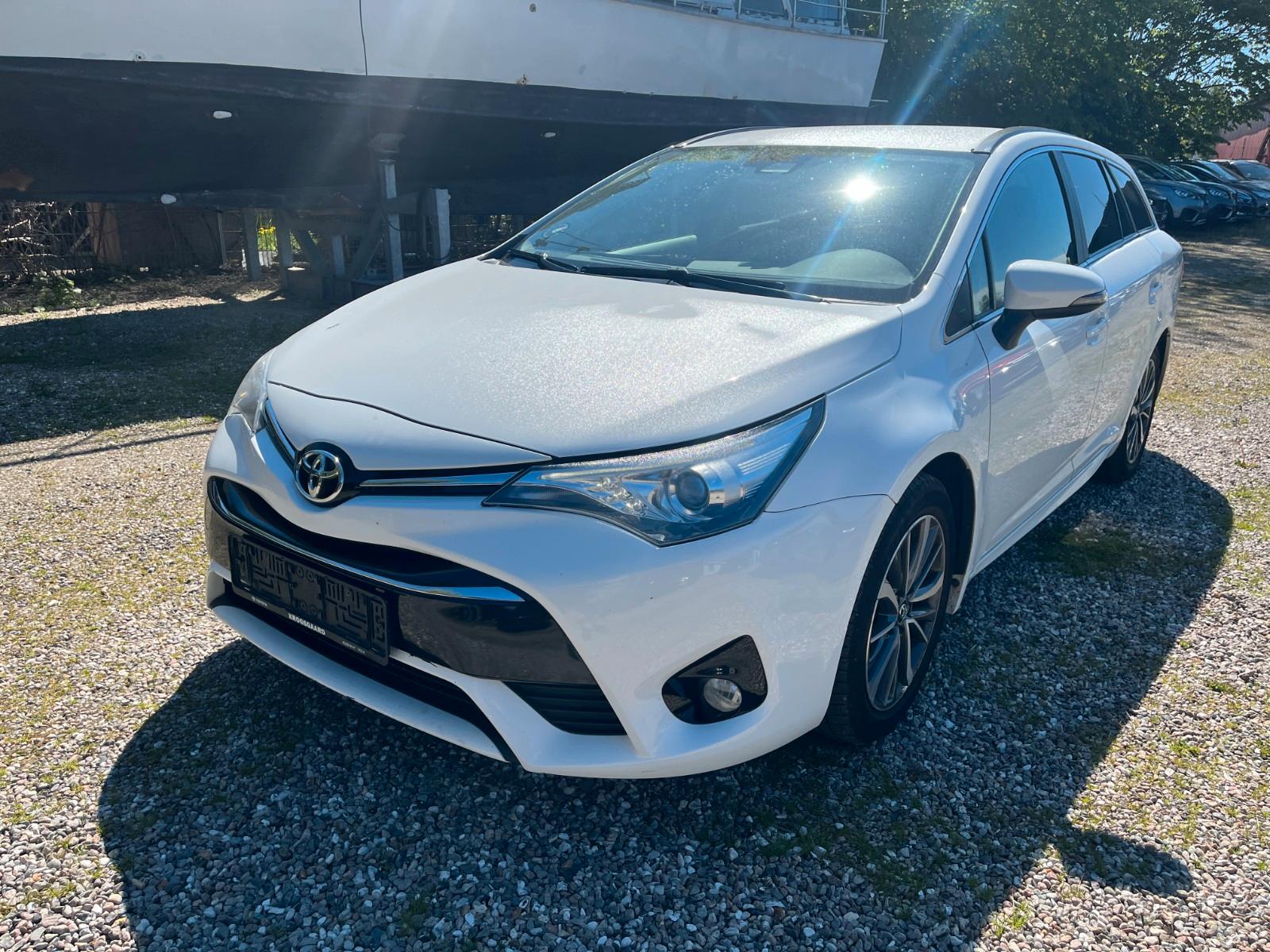 Toyota Avensis T2