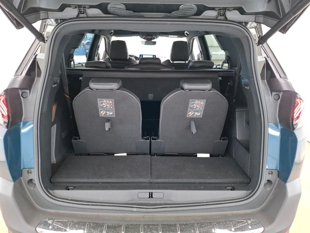 Fahrzeugabbildung Peugeot 5008 GT 1.2T NAVI/LED/SHZ/LEDER/PDC+CAM/PARKASS.