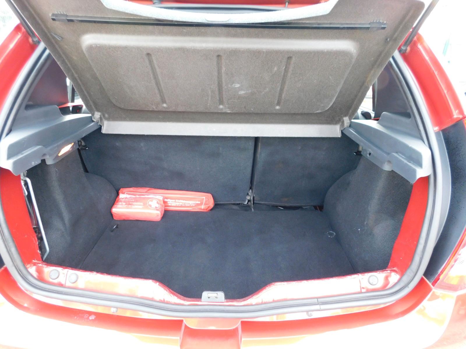 Dacia Sandero 2012 — photo 13