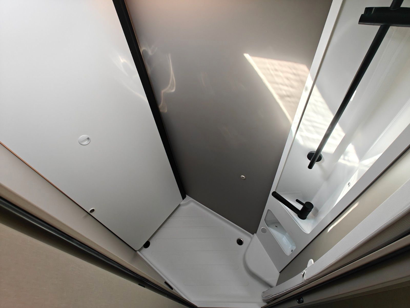 Fahrzeugabbildung Bürstner Campeo TD 660 - Combi 6DE, Lithium, Solar, Luft