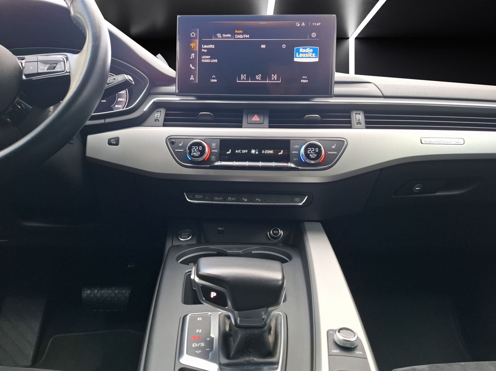 Fahrzeugabbildung Audi A4 Avant 40 TDI S-tronic quattro LED AHK Navi AV