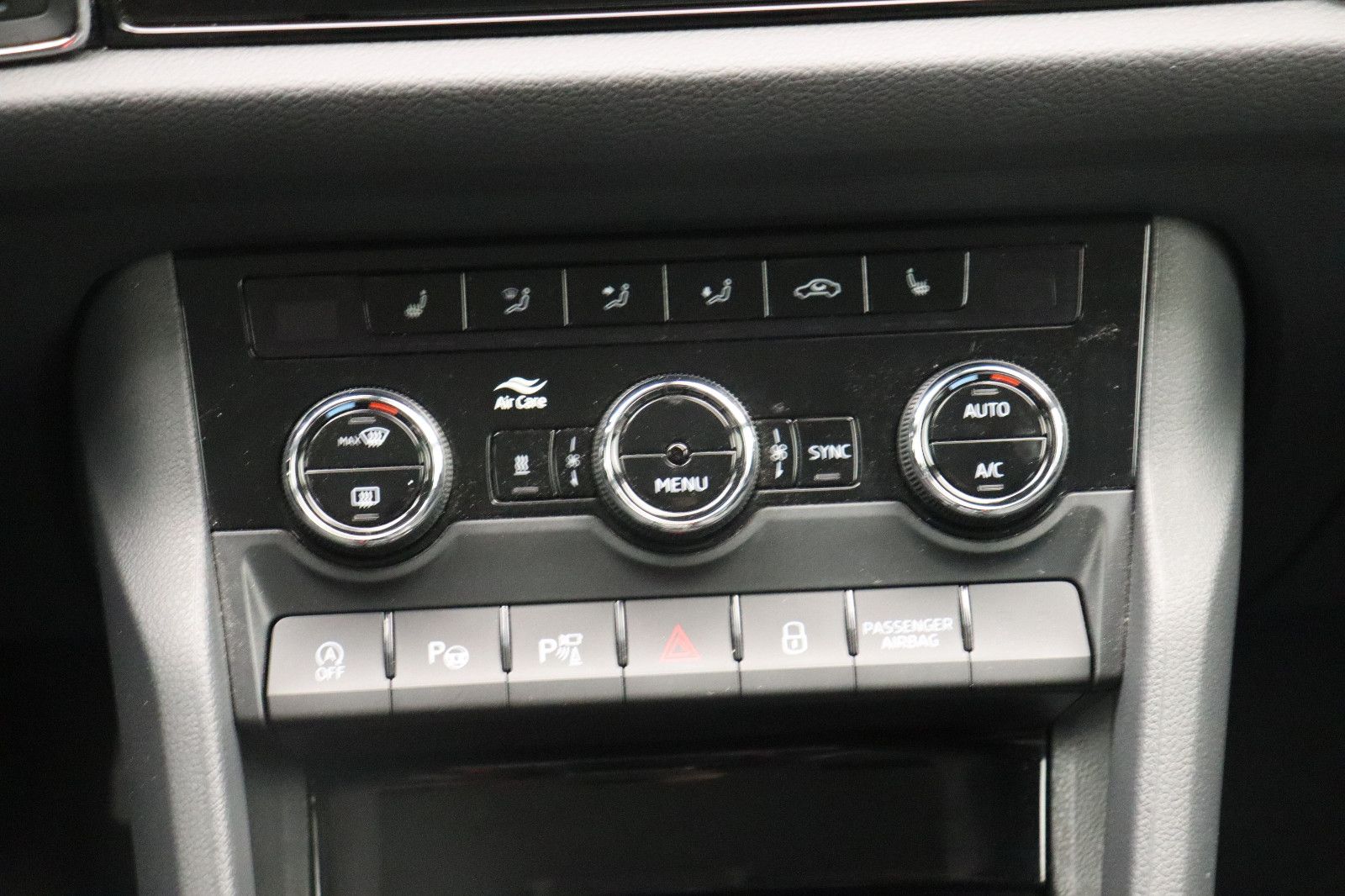 Fahrzeugabbildung SKODA Kodiaq Drive 125 4x4 DSG AHK Navi Standheizung