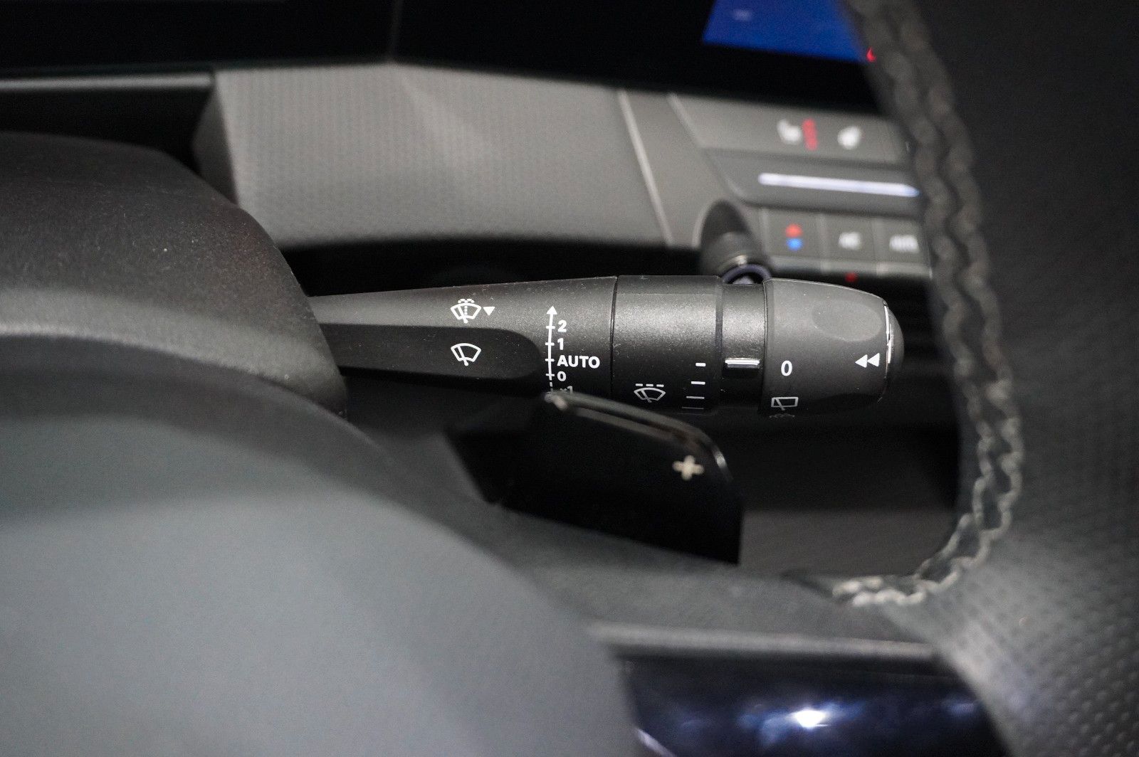 Fahrzeugabbildung Opel Astra L Lim. 1.6 HYBRID GS SPORT NAVI/360°/SPORT