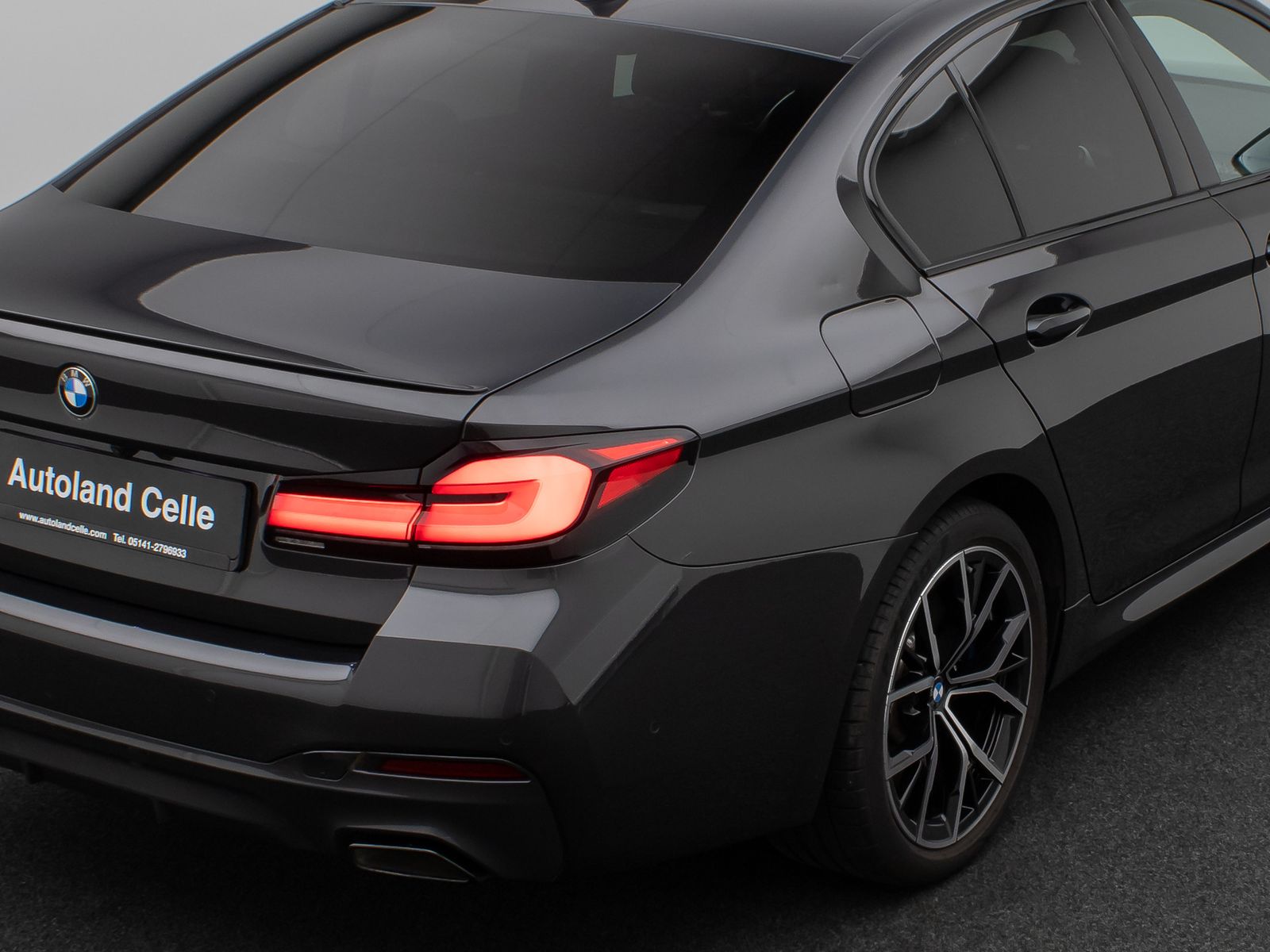 Fahrzeugabbildung BMW 540i xD M Sport Glasdach Laser Kamera HUD SoftCL