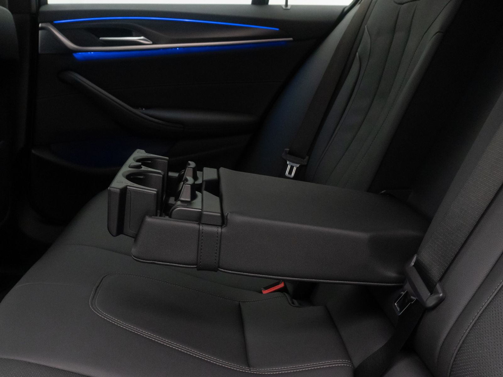 Fahrzeugabbildung BMW 520d M Sport DAB Alarm PDC Geschwindigreg Leder
