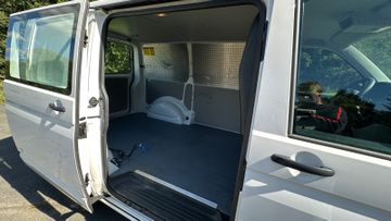 Volkswagen T6 Transporter - 11