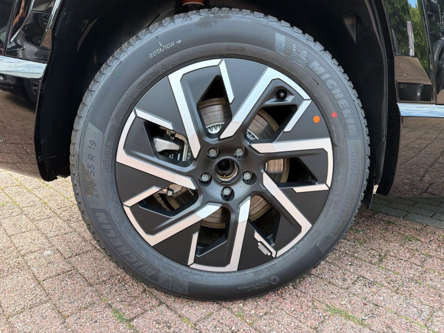 Fahrzeugabbildung Jeep Compass NEW MY26 ELEKTRO FIRST EDITION -VOLL- Pa