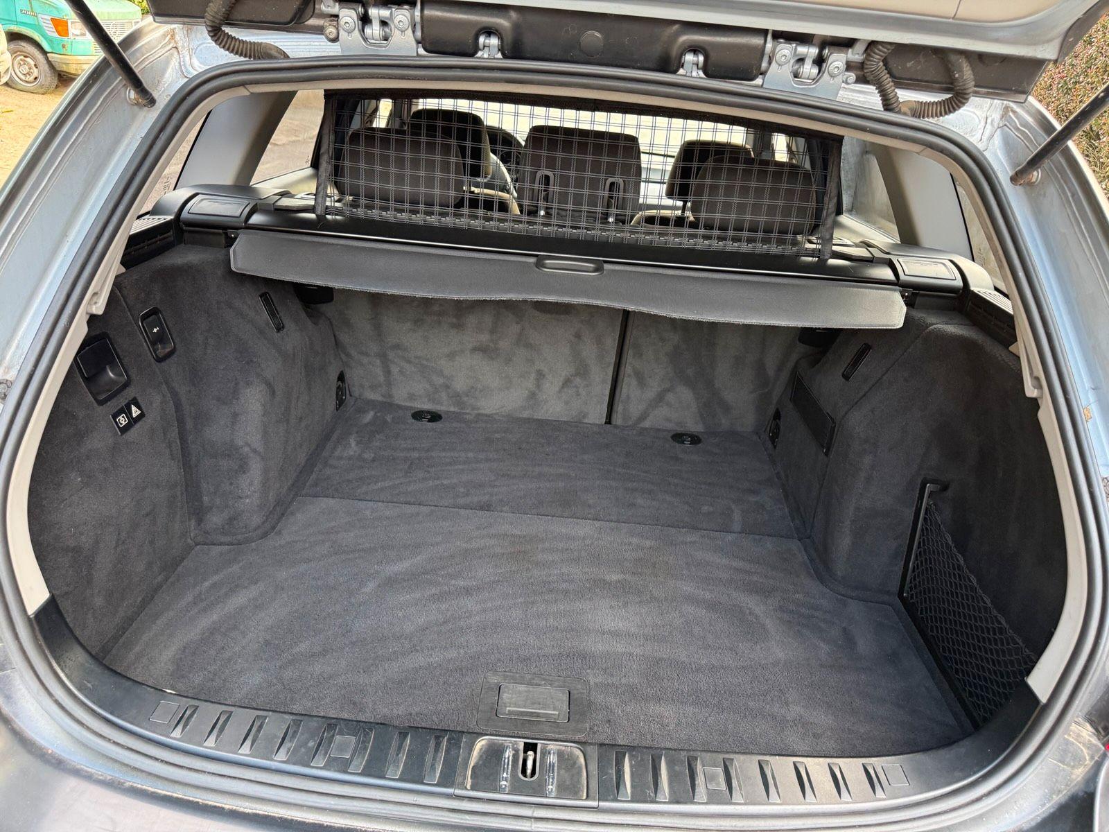 BMW 318 2012 — photo 12