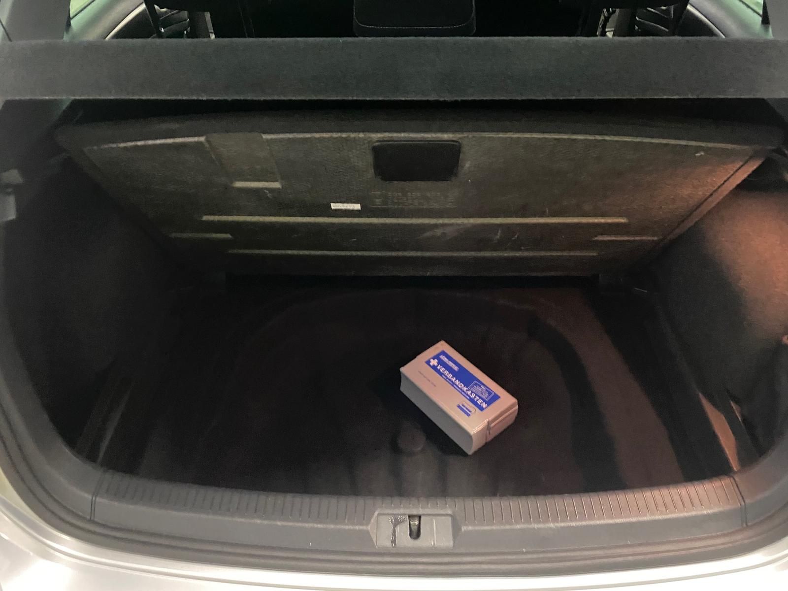 Fahrzeugabbildung Volkswagen Golf 1.2 TSI Lounge BMT+ PDC V&H+SITZHEIZ+KLIMA+