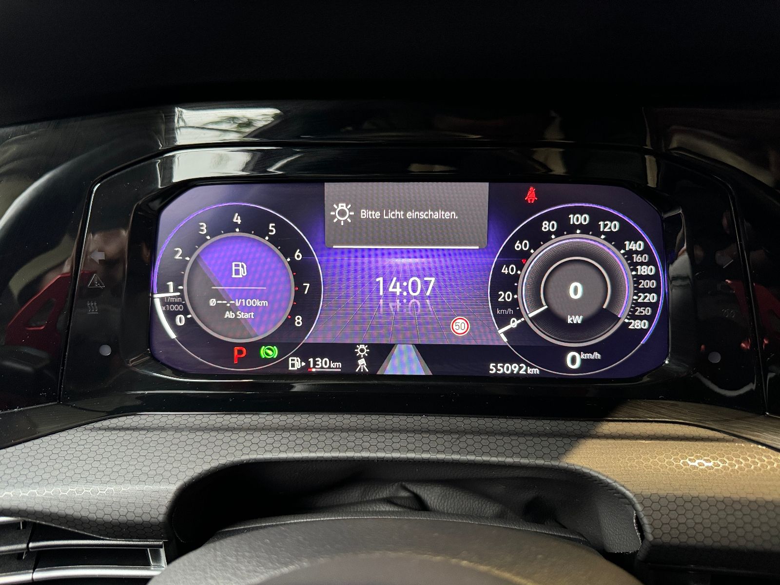 Fahrzeugabbildung Volkswagen Golf VIII Lim. GTI AHK H/K LED NAV SHZ 18"