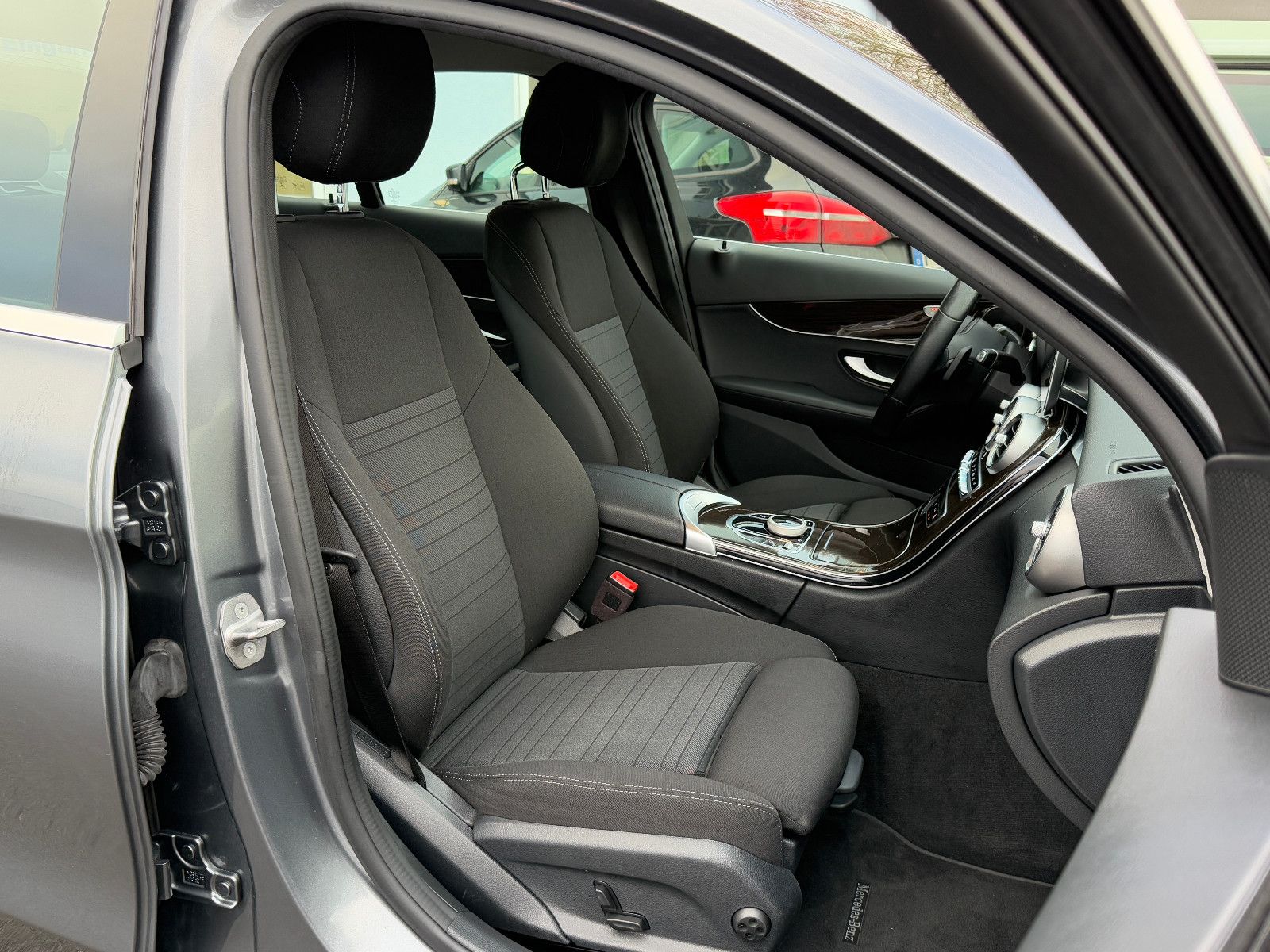 Fahrzeugabbildung Mercedes-Benz C 300de Limo Avantgarde Hybrid 9G DAB GRA Navi