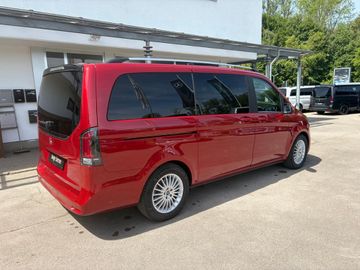 Mercedes V 220 - 8