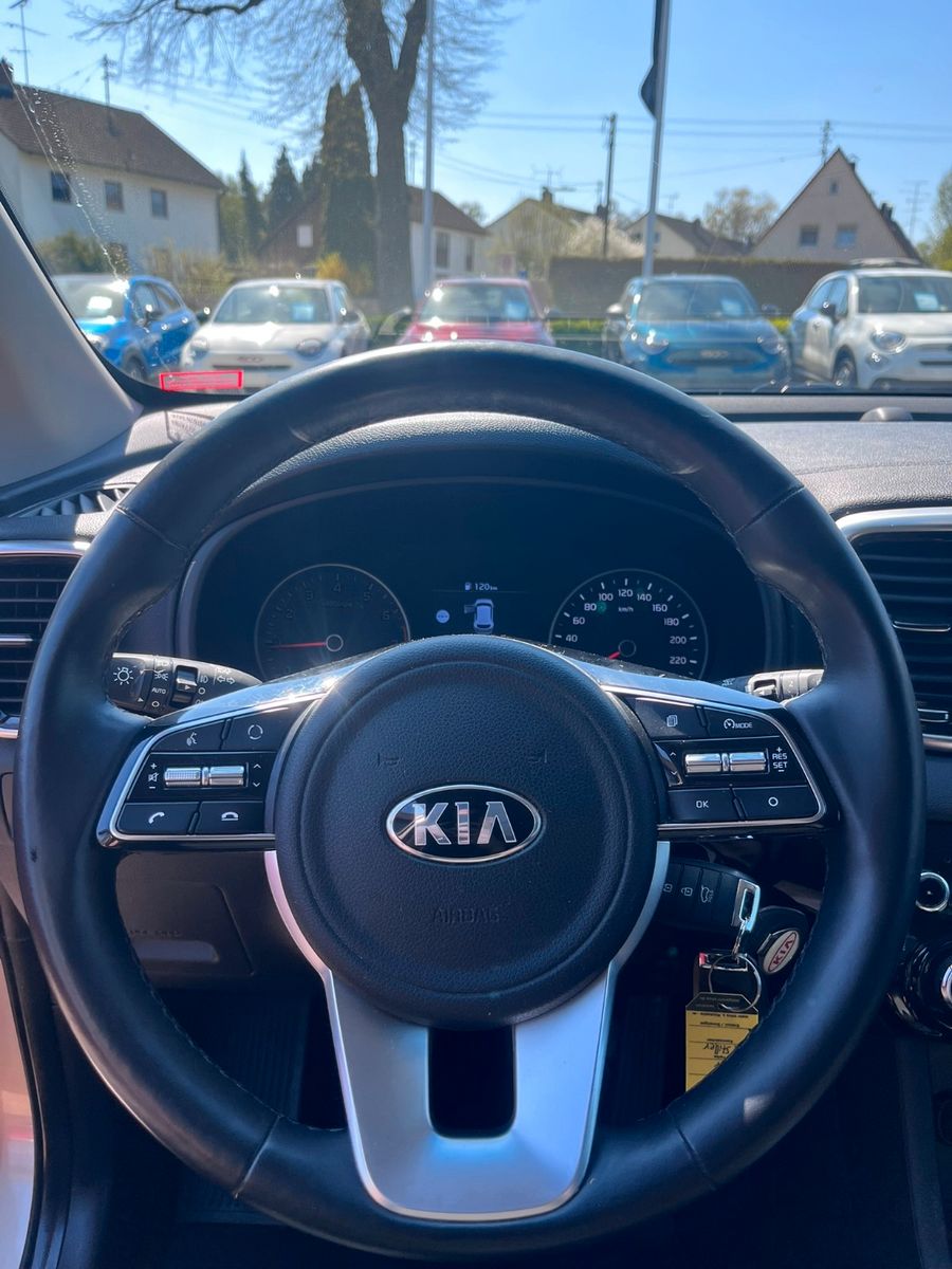 Fahrzeugabbildung Kia Sportage Dream Team 2WD Navi Klima Sitzheizung