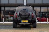 Land Rover Defender 110 P300e X-Dynamic HSE Urban Widetrack - Land Rover Defender HSE mit Hybrid-Antrieb (Benzin/Elektro)