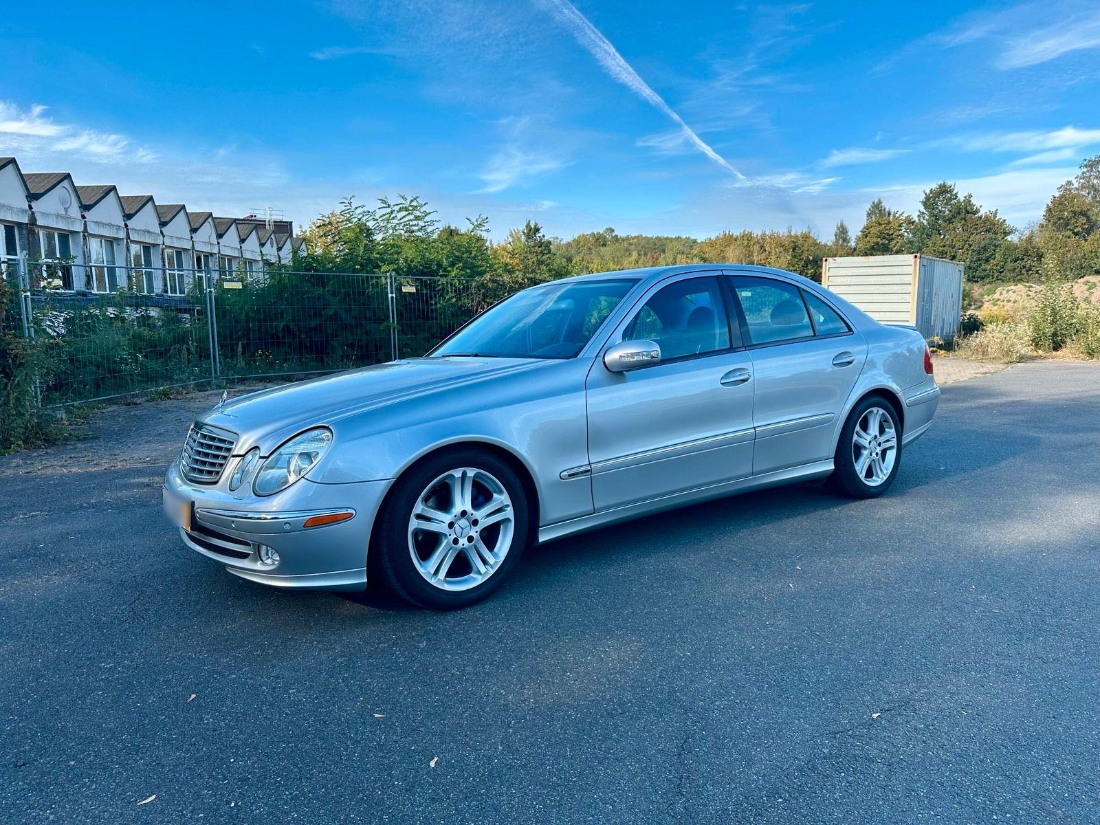 Mercedes-Benz E 320