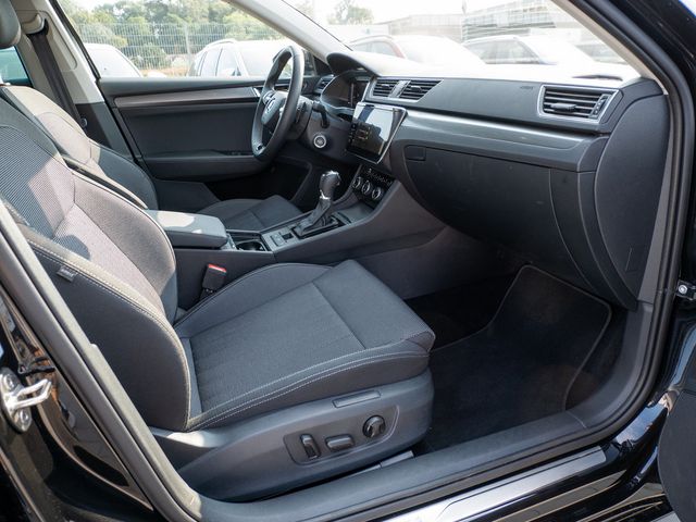 Foto Nummer 2: SKODA Superb