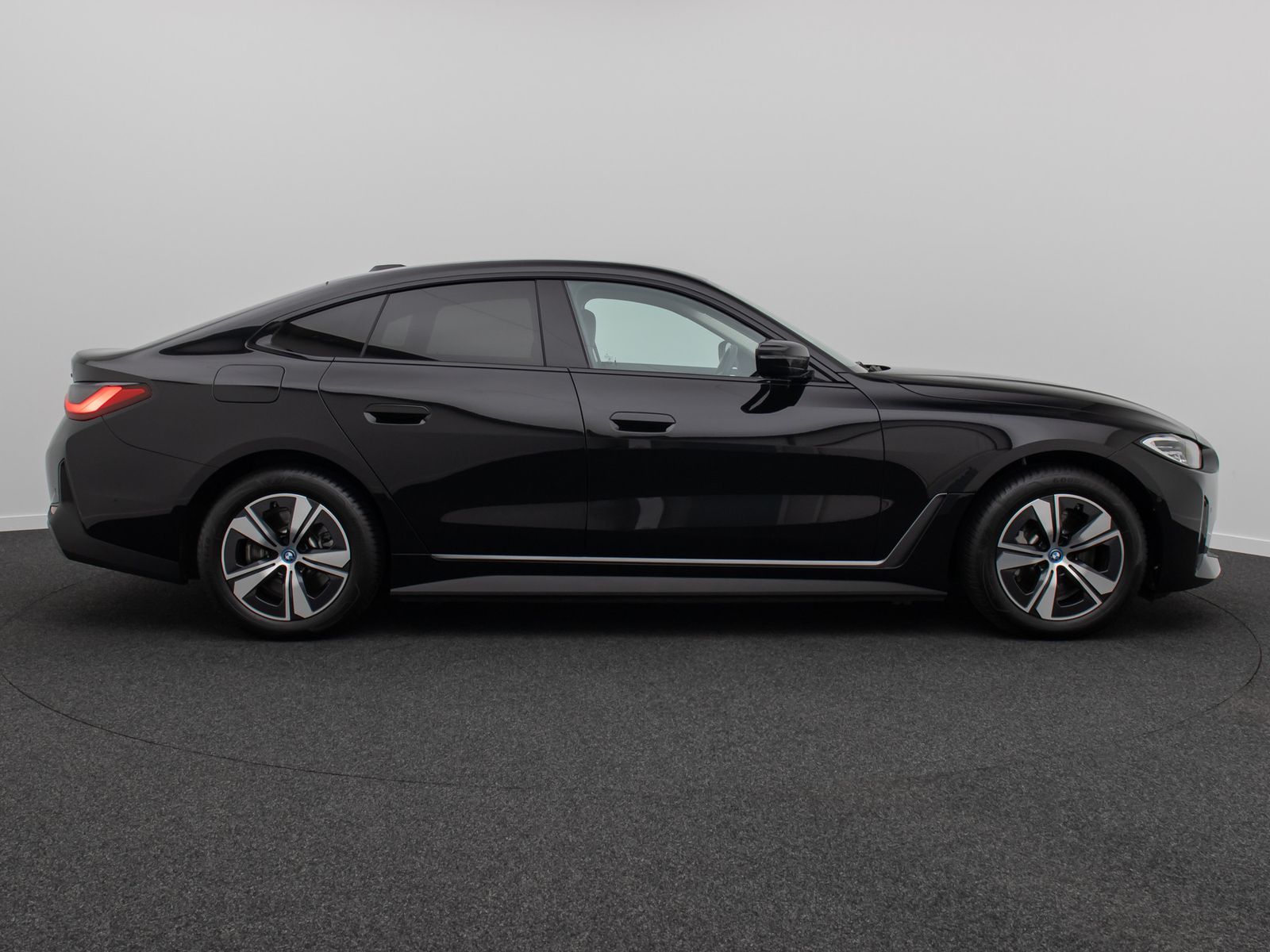 Fahrzeugabbildung BMW i4 eD40 Gran Coupe DAB Kamera Widscreen Sportstz