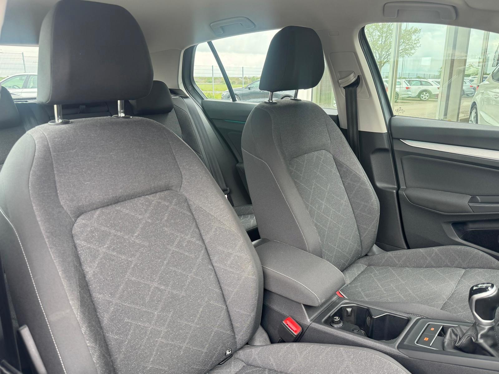 Volkswagen Golf VIII Lim. Life AHK, LED, PDC, миниатюра 11