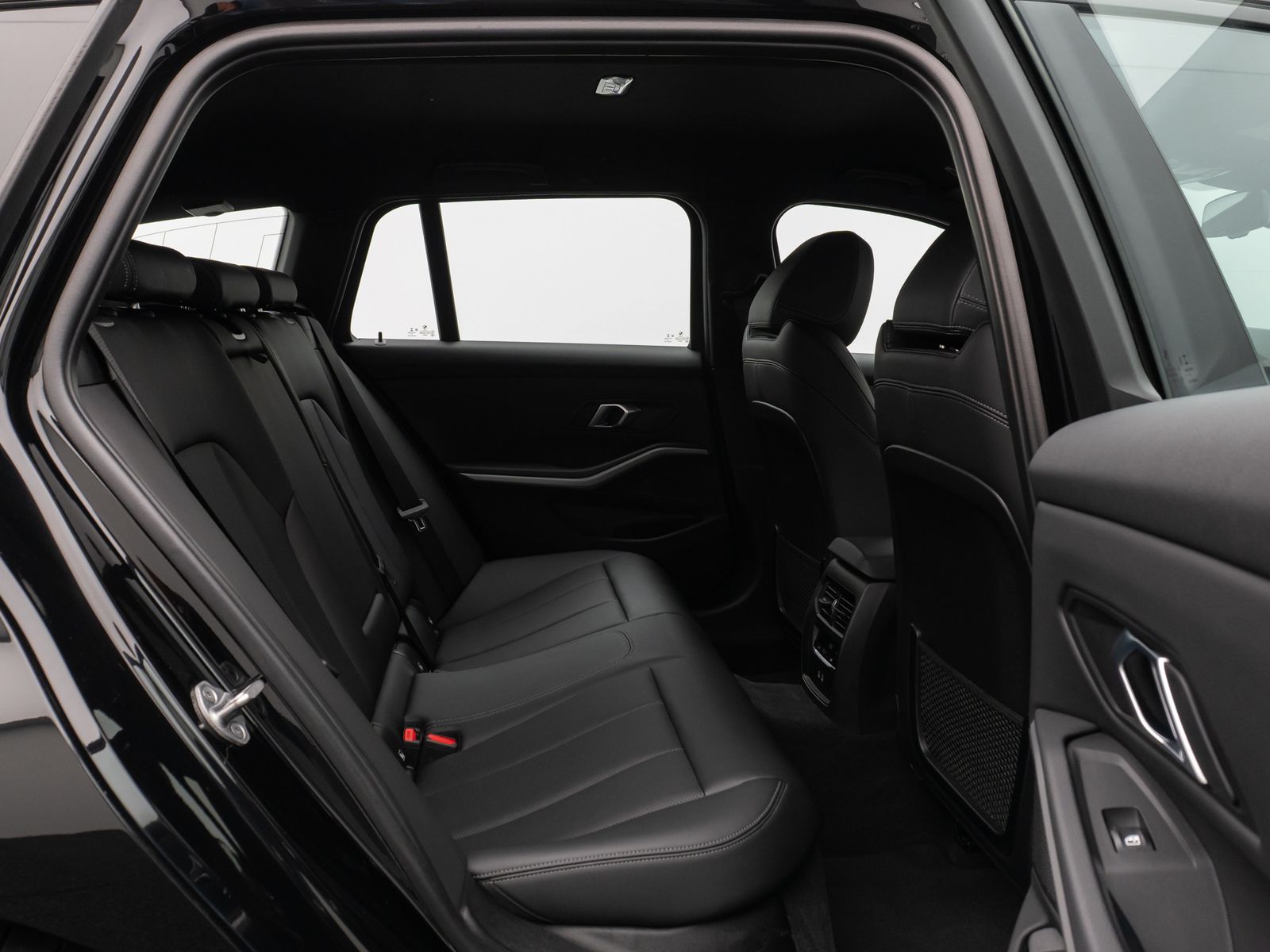Fahrzeugabbildung BMW 320d xD Laser DAB PDC AHK Alarm Komfort Sport
