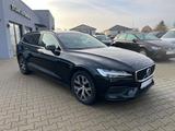 Volvo V60 Kombi Core Aut. LED Navi Kamera ACC SHZ PDC - Volvo V60 mit Diesel-Antrieb: Kombi
