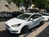 Ford Focus Business ohne Dachbox - : Dachbox
